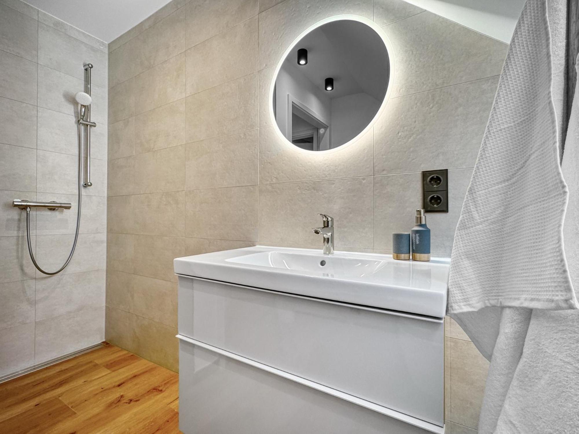 Cblue: Seeblick, Kamin, Wallbox, Natur Bentwisch Exteriör bild